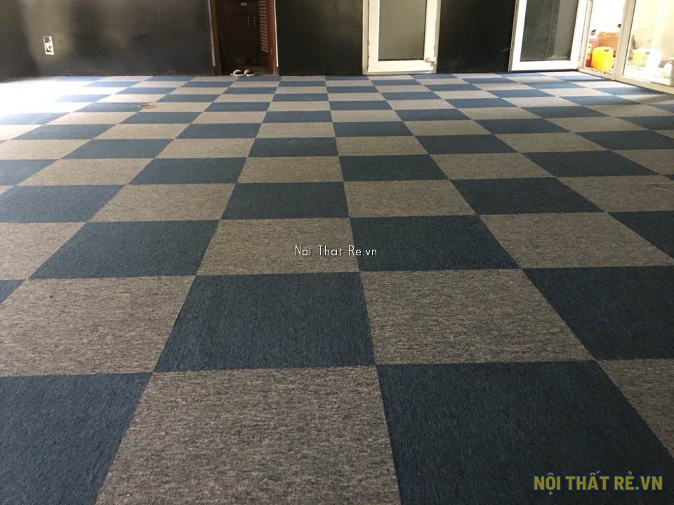 Văn phòng ở Văn giang Hưng Yên sử dụng thảm tấm QBA ghép 2 màu ghi xám và xanh dương