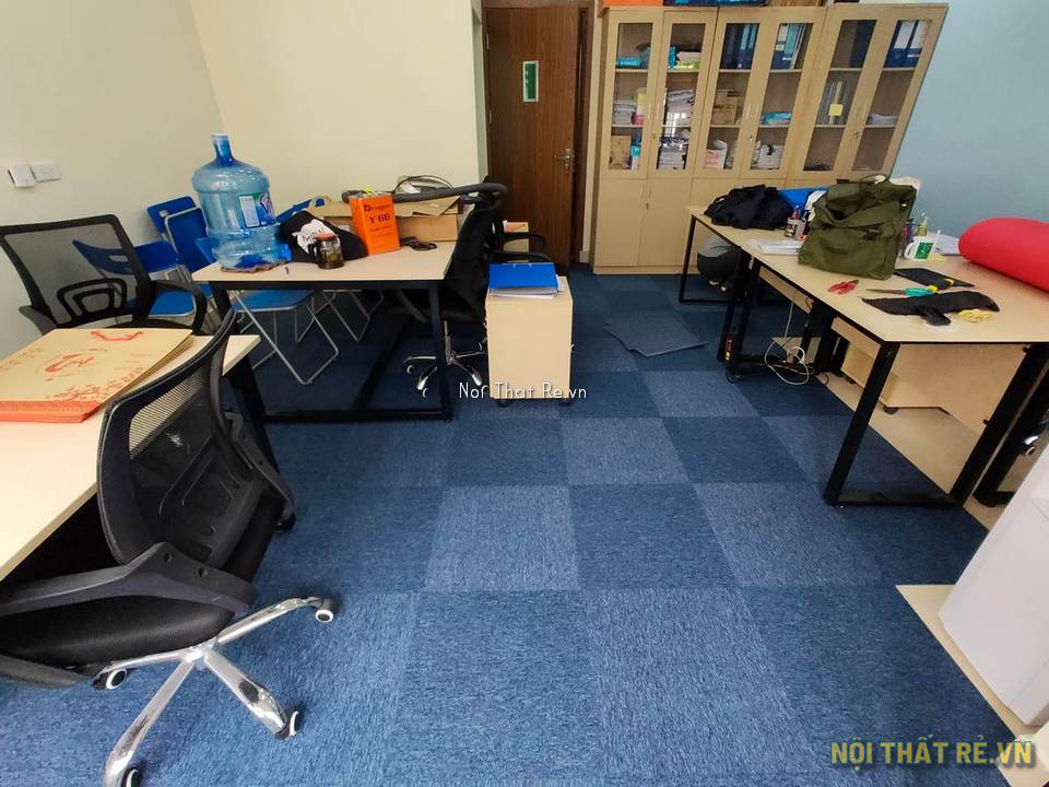 Thảm tấm ghép QBA dùng cho văn phòng có nhiều bàn ghế